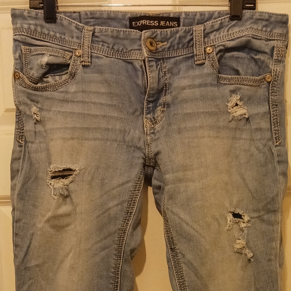 Women's Express jean capris - Picture 1 of 7